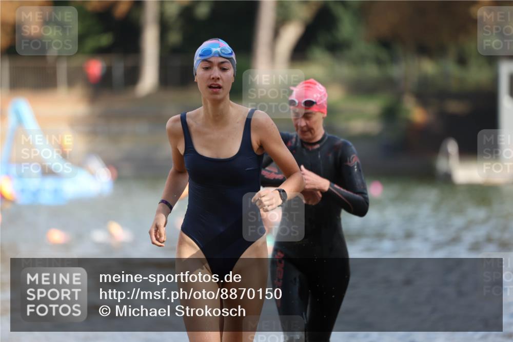 14.09.2025 - Stadtparktriathlon Michael Strokosch http://msf.ph/oto/8870150 14.09.2025 11:12:06 Schwimmen 930, 993, 1011 meine-sportfotos.de
