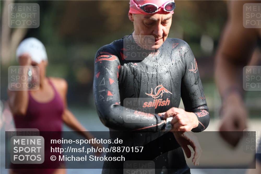 14.09.2025 - Stadtparktriathlon Michael Strokosch http://msf.ph/oto/8870157 14.09.2025 11:12:08 Schwimmen 930, 993, 1011 meine-sportfotos.de