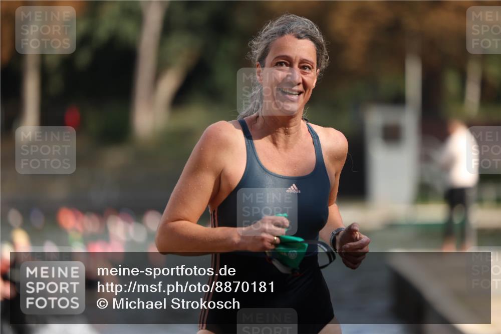 14.09.2025 - Stadtparktriathlon Michael Strokosch http://msf.ph/oto/8870181 14.09.2025 11:12:29 Schwimmen 934, 942, 976 meine-sportfotos.de