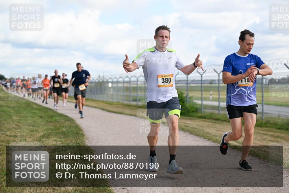 14.09.2025 - Airport Race Dr. Thomas Lammeyer http://msf.ph/oto/8870190 14.09.2025 12:14:39 Laufen 380, 119 meine-sportfotos.de