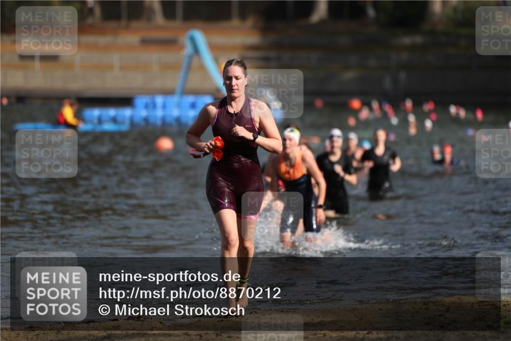 14.09.2025 - Stadtparktriathlon Michael Strokosch http://msf.ph/oto/8870212 14.09.2025 11:12:40 Schwimmen 932, 934, 976, 979, 1015 meine-sportfotos.de