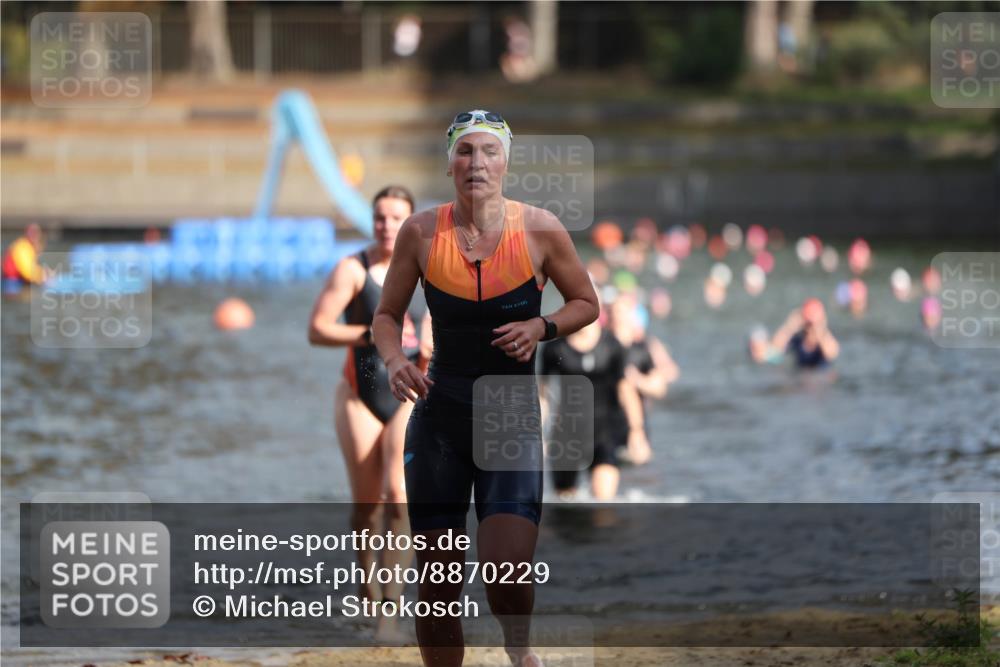14.09.2025 - Stadtparktriathlon Michael Strokosch http://msf.ph/oto/8870229 14.09.2025 11:12:44 Schwimmen 932, 935, 979, 984, 996, 1015 meine-sportfotos.de