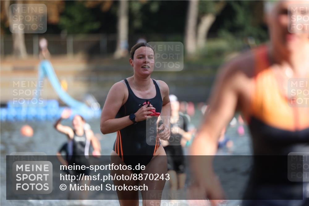 14.09.2025 - Stadtparktriathlon Michael Strokosch http://msf.ph/oto/8870243 14.09.2025 11:12:47 Schwimmen 925, 932, 935, 979, 984, 996, 1015 meine-sportfotos.de