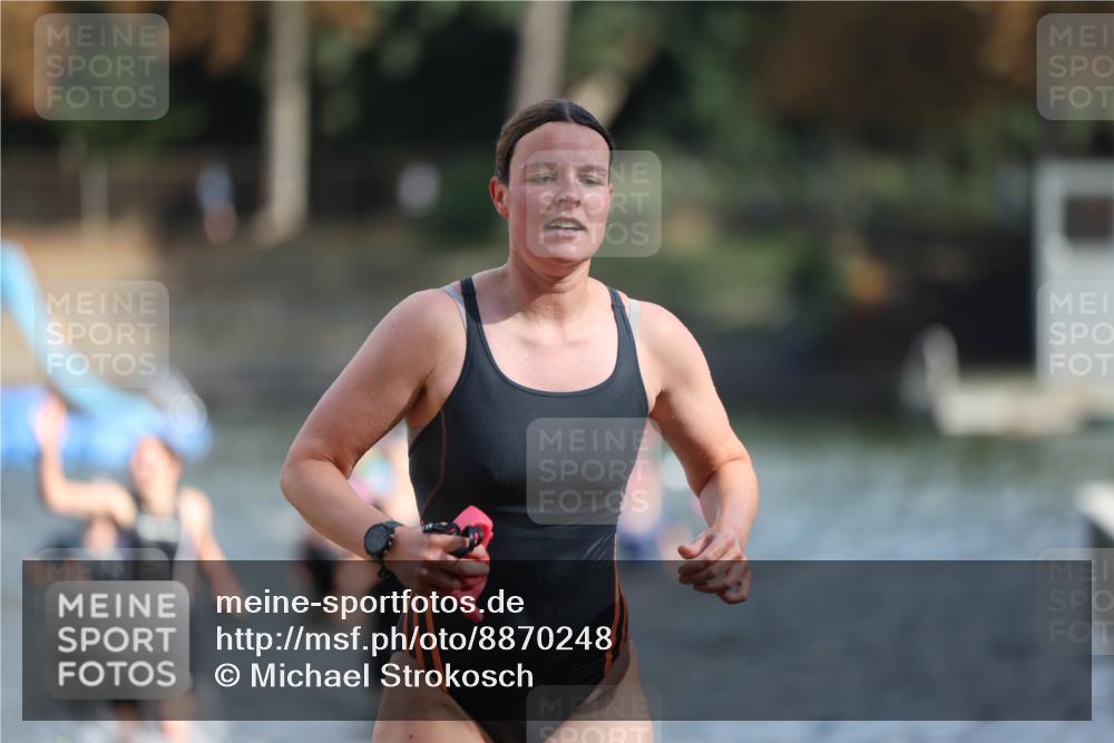 14.09.2025 - Stadtparktriathlon Michael Strokosch http://msf.ph/oto/8870248 14.09.2025 11:12:48 Schwimmen 925, 935, 979, 984, 996, 1015 meine-sportfotos.de