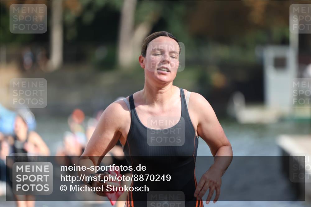 14.09.2025 - Stadtparktriathlon Michael Strokosch http://msf.ph/oto/8870249 14.09.2025 11:12:48 Schwimmen 925, 935, 979, 984, 996, 1015 meine-sportfotos.de