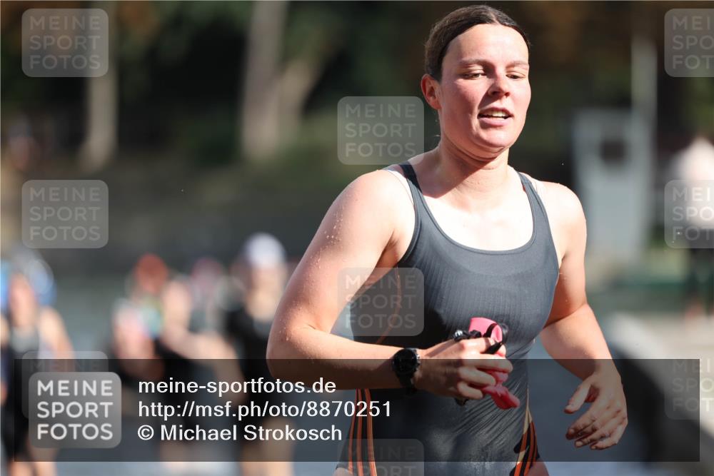14.09.2025 - Stadtparktriathlon Michael Strokosch http://msf.ph/oto/8870251 14.09.2025 11:12:48 Schwimmen 925, 935, 979, 984, 996, 1015 meine-sportfotos.de