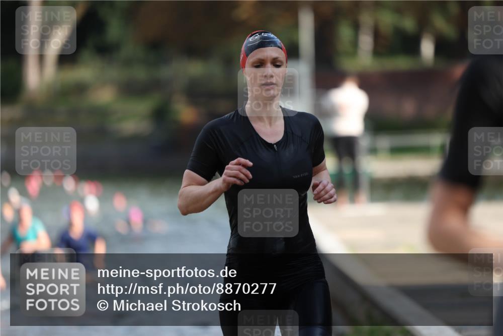 14.09.2025 - Stadtparktriathlon Michael Strokosch http://msf.ph/oto/8870277 14.09.2025 11:12:56 Schwimmen 925, 935, 969, 984, 996, 1009, 1020 meine-sportfotos.de