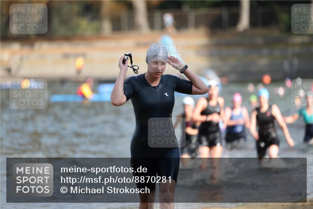 14.09.2025 - Stadtparktriathlon Michael Strokosch http://msf.ph/oto/8870281 14.09.2025 11:12:57 Schwimmen 925, 935, 969, 984, 996, 1006, 1009, 1020 meine-sportfotos.de