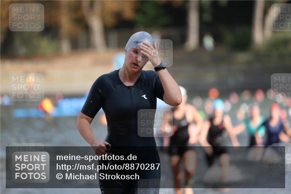 14.09.2025 - Stadtparktriathlon Michael Strokosch http://msf.ph/oto/8870287 14.09.2025 11:12:59 Schwimmen 925, 947, 969, 990, 996, 1006, 1009, 1020 meine-sportfotos.de