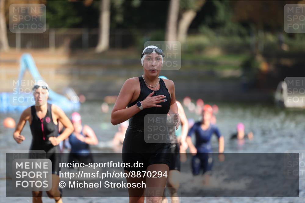 14.09.2025 - Stadtparktriathlon Michael Strokosch http://msf.ph/oto/8870294 14.09.2025 11:13:02 Schwimmen 925, 945, 947, 969, 990, 1006, 1009, 1020 meine-sportfotos.de