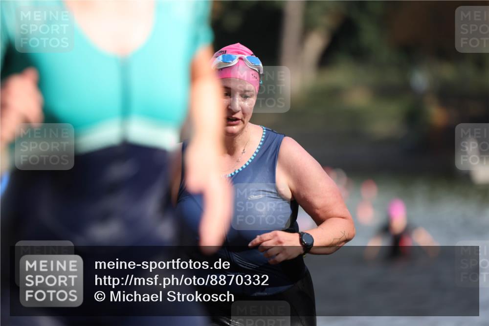14.09.2025 - Stadtparktriathlon Michael Strokosch http://msf.ph/oto/8870332 14.09.2025 11:13:11 Schwimmen 927, 945, 947, 990, 1001, 1006 meine-sportfotos.de