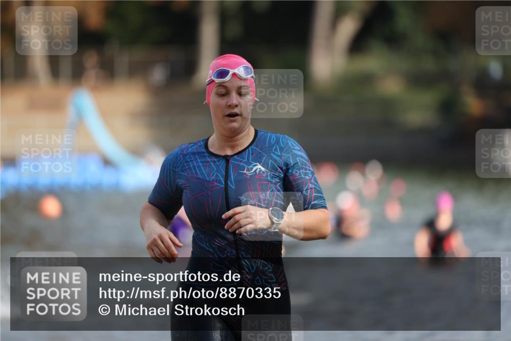 14.09.2025 - Stadtparktriathlon Michael Strokosch http://msf.ph/oto/8870335 14.09.2025 11:13:14 Schwimmen 927, 945, 947, 990, 1001 meine-sportfotos.de