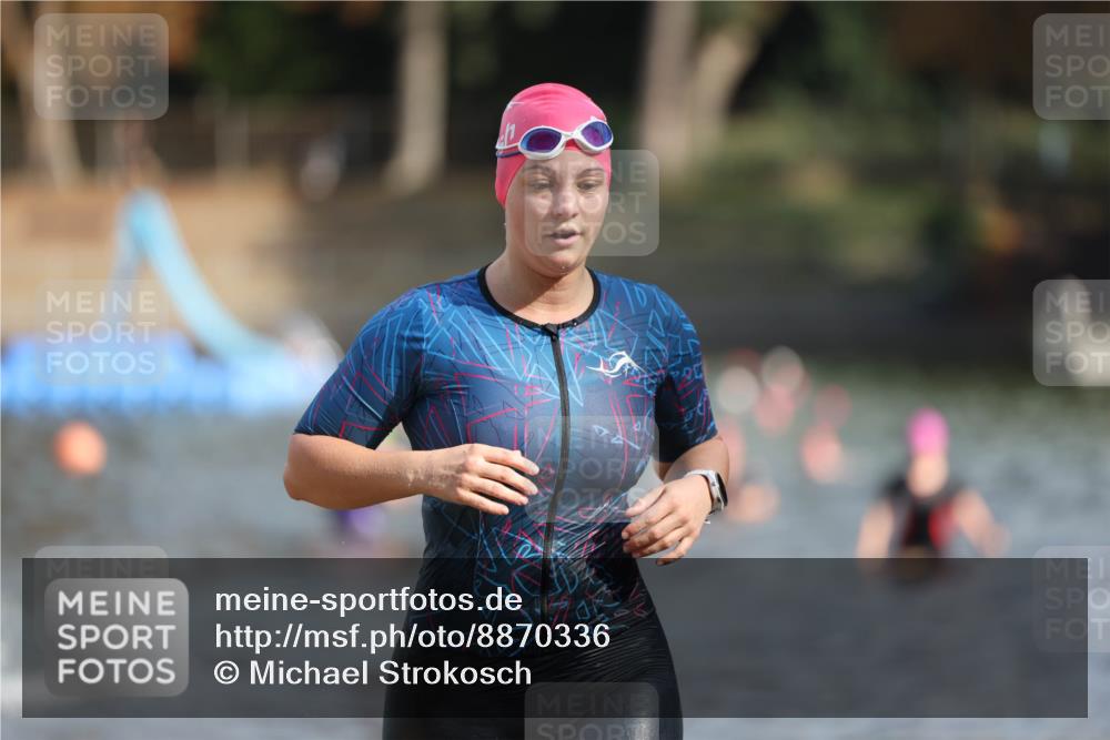 14.09.2025 - Stadtparktriathlon Michael Strokosch http://msf.ph/oto/8870336 14.09.2025 11:13:14 Schwimmen 927, 945, 947, 990, 1001 meine-sportfotos.de