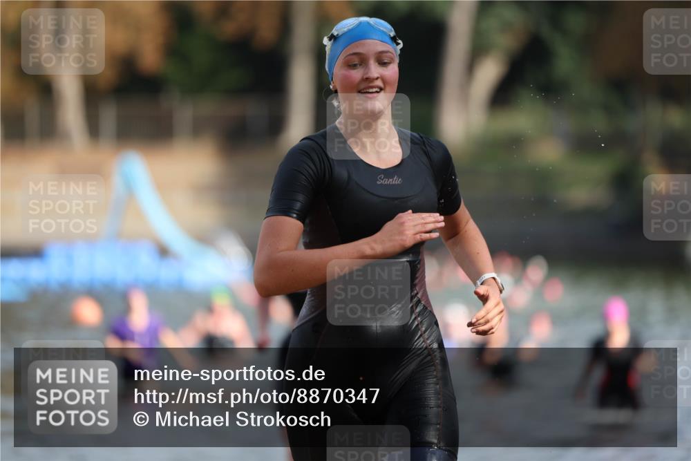 14.09.2025 - Stadtparktriathlon Michael Strokosch http://msf.ph/oto/8870347 14.09.2025 11:13:19 Schwimmen 927, 975, 1001 meine-sportfotos.de