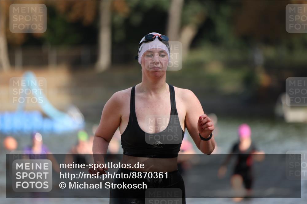 14.09.2025 - Stadtparktriathlon Michael Strokosch http://msf.ph/oto/8870361 14.09.2025 11:13:21 Schwimmen 927, 944, 975, 1001 meine-sportfotos.de