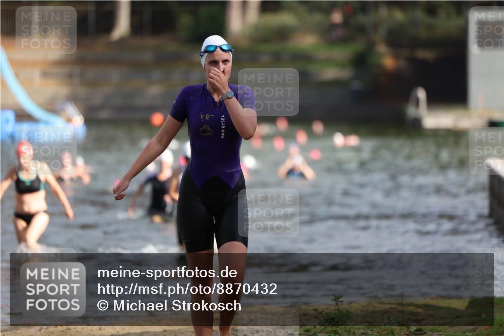 14.09.2025 - Stadtparktriathlon Michael Strokosch http://msf.ph/oto/8870432 14.09.2025 11:13:54 Schwimmen 1002, 1007 meine-sportfotos.de