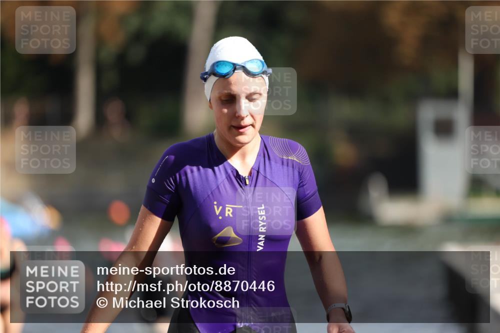 14.09.2025 - Stadtparktriathlon Michael Strokosch http://msf.ph/oto/8870446 14.09.2025 11:13:59 Schwimmen 929, 949, 1002, 1007 meine-sportfotos.de