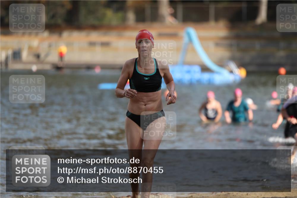 14.09.2025 - Stadtparktriathlon Michael Strokosch http://msf.ph/oto/8870455 14.09.2025 11:14:03 Schwimmen 929, 949, 1002, 1007, 1017 meine-sportfotos.de