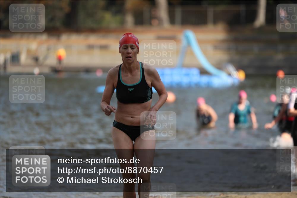 14.09.2025 - Stadtparktriathlon Michael Strokosch http://msf.ph/oto/8870457 14.09.2025 11:14:04 Schwimmen 929, 949, 1007, 1017 meine-sportfotos.de