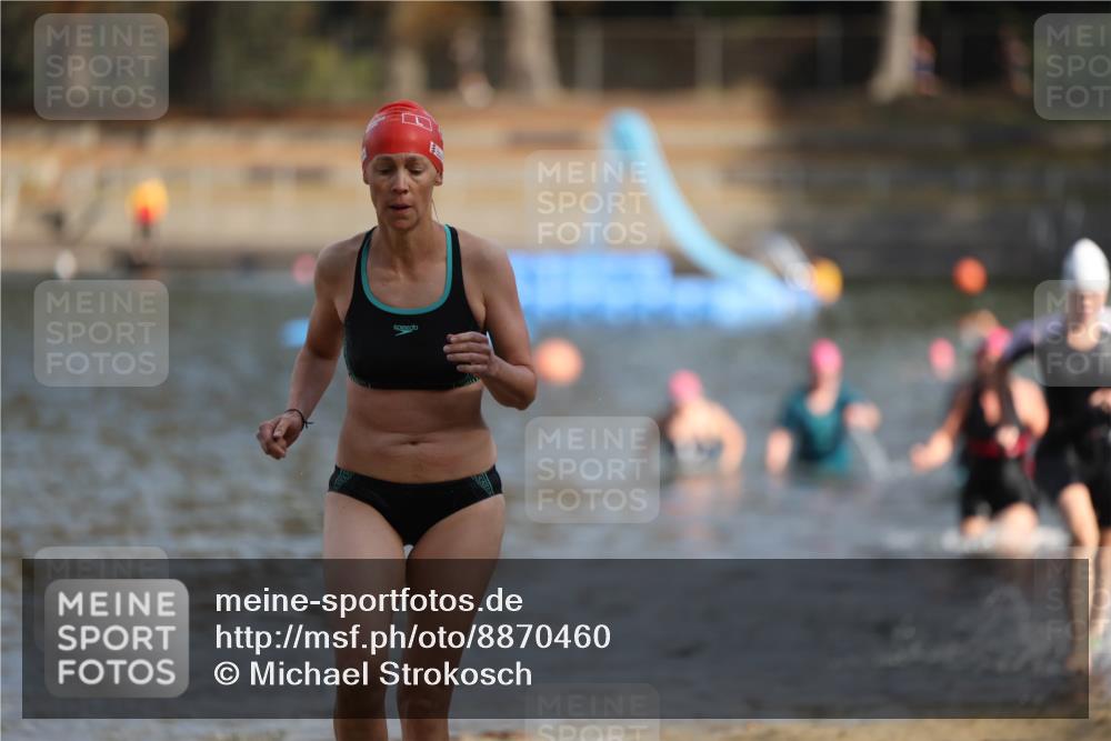 14.09.2025 - Stadtparktriathlon Michael Strokosch http://msf.ph/oto/8870460 14.09.2025 11:14:04 Schwimmen 929, 949, 1007, 1017 meine-sportfotos.de