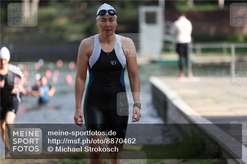 14.09.2025 - Stadtparktriathlon Michael Strokosch http://msf.ph/oto/8870462 14.09.2025 11:14:05 Schwimmen 929, 949, 1007, 1017 meine-sportfotos.de
