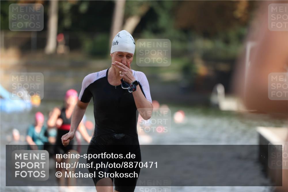 14.09.2025 - Stadtparktriathlon Michael Strokosch http://msf.ph/oto/8870471 14.09.2025 11:14:08 Schwimmen 929, 949, 978, 989, 1007, 1017 meine-sportfotos.de