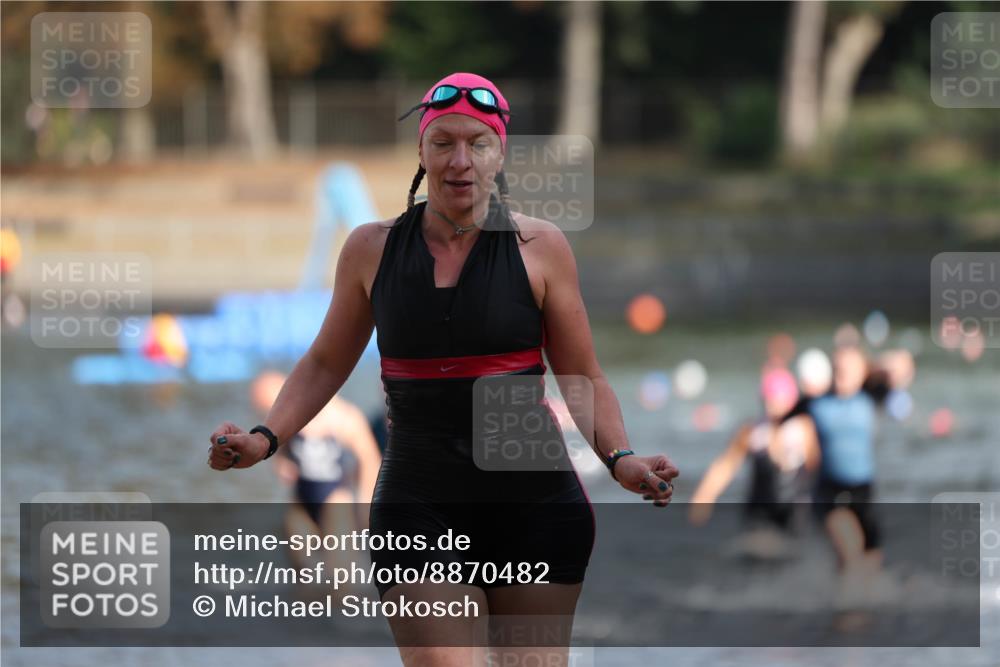 14.09.2025 - Stadtparktriathlon Michael Strokosch http://msf.ph/oto/8870482 14.09.2025 11:14:13 Schwimmen 949, 964, 978, 989, 997, 1017 meine-sportfotos.de
