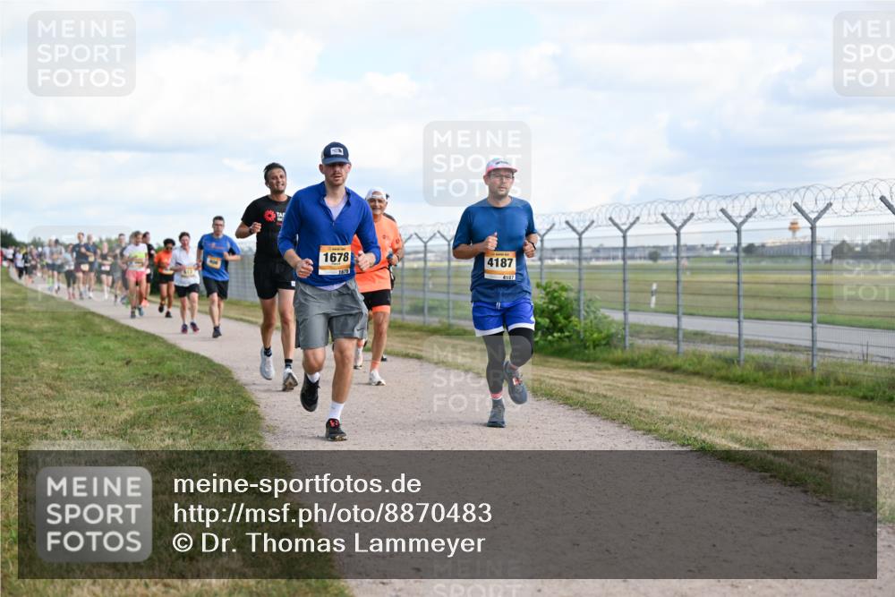 14.09.2025 - Airport Race Dr. Thomas Lammeyer http://msf.ph/oto/8870483 14.09.2025 12:14:58 Laufen 1678, 1678, 4187, 4187 meine-sportfotos.de