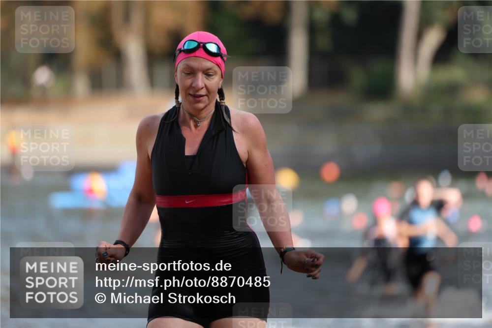 14.09.2025 - Stadtparktriathlon Michael Strokosch http://msf.ph/oto/8870485 14.09.2025 11:14:13 Schwimmen 949, 964, 978, 989, 997, 1017 meine-sportfotos.de