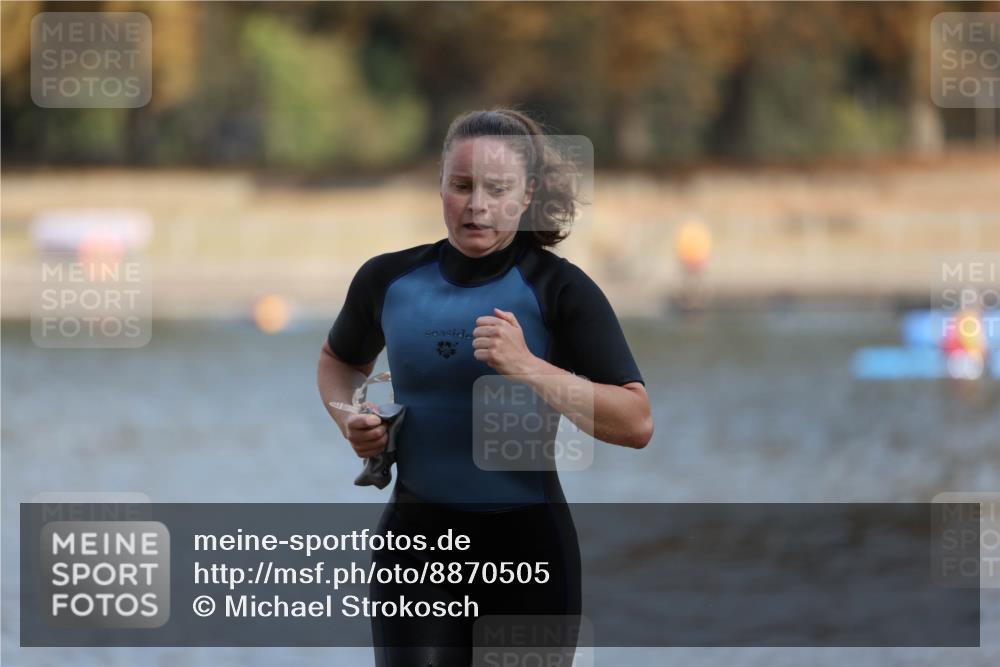 14.09.2025 - Stadtparktriathlon Michael Strokosch http://msf.ph/oto/8870505 14.09.2025 11:14:20 Schwimmen 939, 964, 978, 989, 997 meine-sportfotos.de