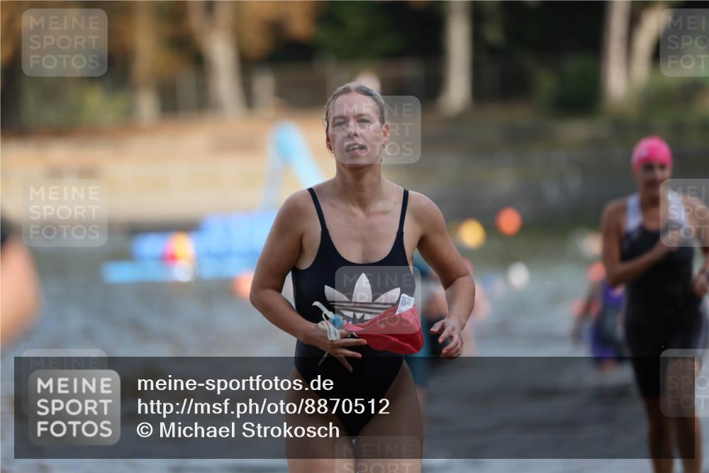 14.09.2025 - Stadtparktriathlon Michael Strokosch http://msf.ph/oto/8870512 14.09.2025 11:14:21 Schwimmen 939, 941, 964, 978, 989, 997 meine-sportfotos.de
