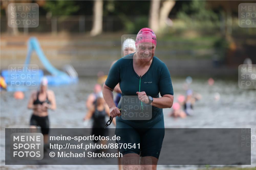 14.09.2025 - Stadtparktriathlon Michael Strokosch http://msf.ph/oto/8870541 14.09.2025 11:14:30 Schwimmen 939, 941, 946, 966 meine-sportfotos.de
