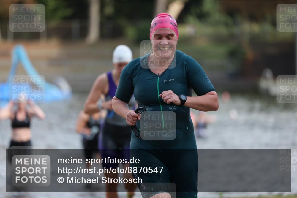 14.09.2025 - Stadtparktriathlon Michael Strokosch http://msf.ph/oto/8870547 14.09.2025 11:14:31 Schwimmen 939, 941, 946, 966 meine-sportfotos.de