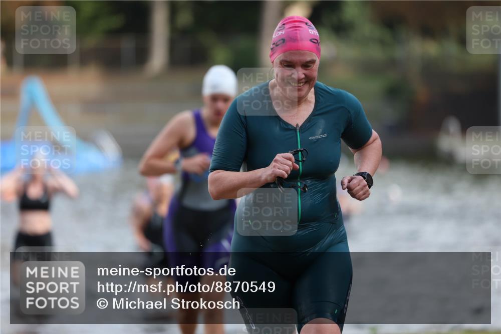 14.09.2025 - Stadtparktriathlon Michael Strokosch http://msf.ph/oto/8870549 14.09.2025 11:14:31 Schwimmen 939, 941, 946, 966 meine-sportfotos.de