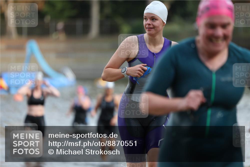 14.09.2025 - Stadtparktriathlon Michael Strokosch http://msf.ph/oto/8870551 14.09.2025 11:14:32 Schwimmen 939, 941, 946, 966 meine-sportfotos.de