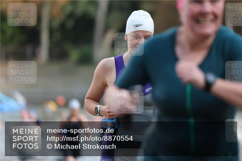 14.09.2025 - Stadtparktriathlon Michael Strokosch http://msf.ph/oto/8870554 14.09.2025 11:14:33 Schwimmen 939, 941, 946, 966, 970 meine-sportfotos.de