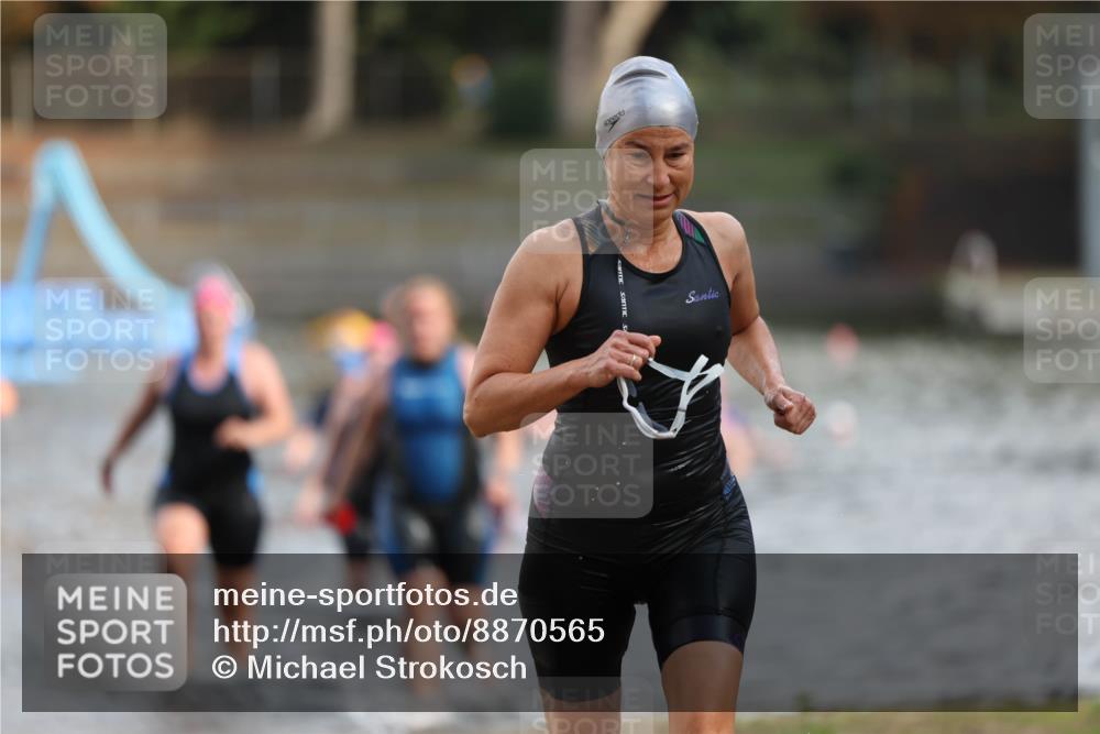 14.09.2025 - Stadtparktriathlon Michael Strokosch http://msf.ph/oto/8870565 14.09.2025 11:14:40 Schwimmen 946, 957, 958, 963, 966, 970 meine-sportfotos.de