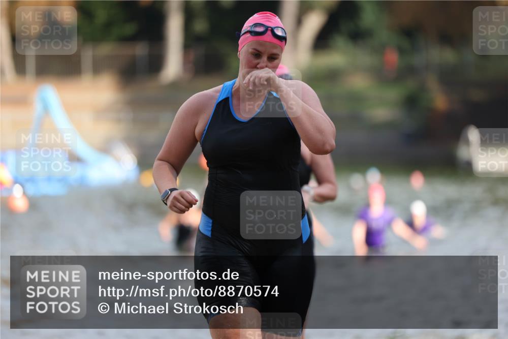 14.09.2025 - Stadtparktriathlon Michael Strokosch http://msf.ph/oto/8870574 14.09.2025 11:14:48 Schwimmen 936, 952, 957, 958, 963, 970 meine-sportfotos.de