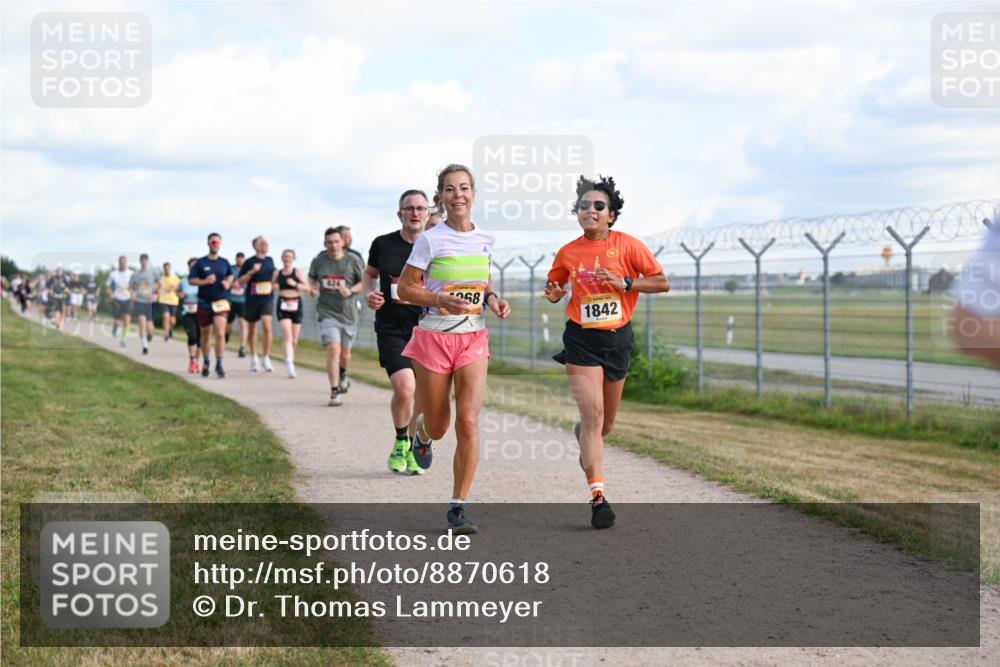 14.09.2025 - Airport Race Dr. Thomas Lammeyer http://msf.ph/oto/8870618 14.09.2025 12:15:06 Laufen 58, 1842 meine-sportfotos.de