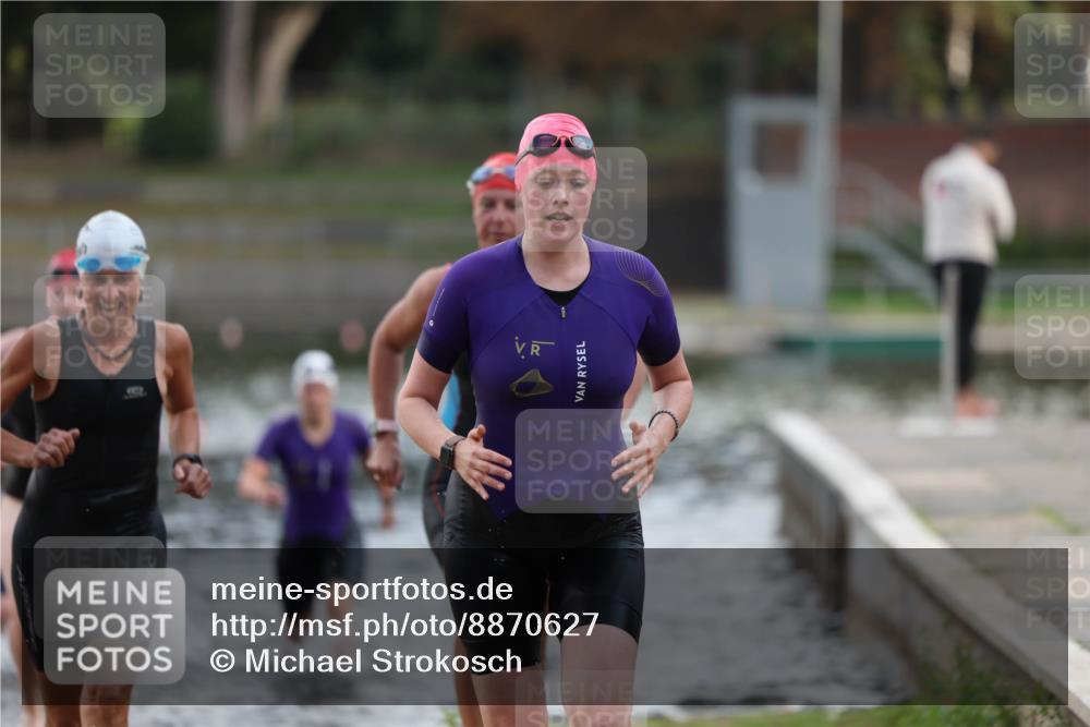 14.09.2025 - Stadtparktriathlon Michael Strokosch http://msf.ph/oto/8870627 14.09.2025 11:15:04 Schwimmen 948, 974, 980, 998, 1008, 1014 meine-sportfotos.de