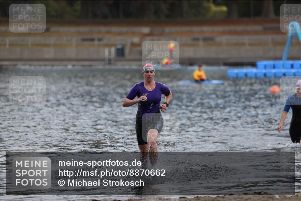 14.09.2025 - Stadtparktriathlon Michael Strokosch http://msf.ph/oto/8870662 14.09.2025 11:15:34 Schwimmen 972, 994 meine-sportfotos.de