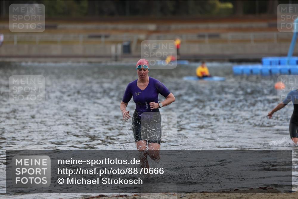 14.09.2025 - Stadtparktriathlon Michael Strokosch http://msf.ph/oto/8870666 14.09.2025 11:15:35 Schwimmen 972, 994 meine-sportfotos.de