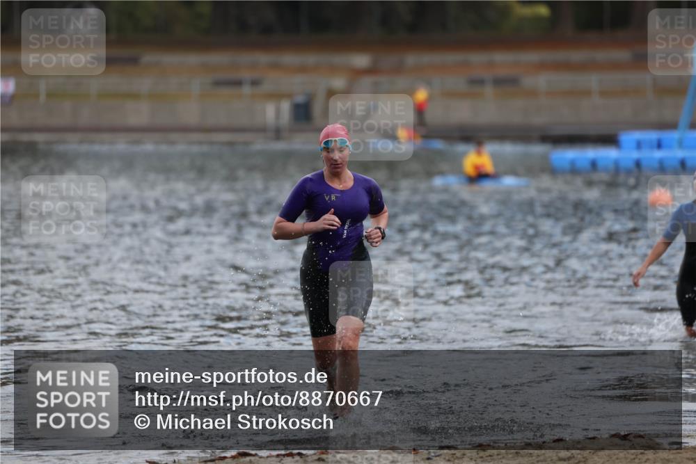 14.09.2025 - Stadtparktriathlon Michael Strokosch http://msf.ph/oto/8870667 14.09.2025 11:15:35 Schwimmen 972, 994 meine-sportfotos.de