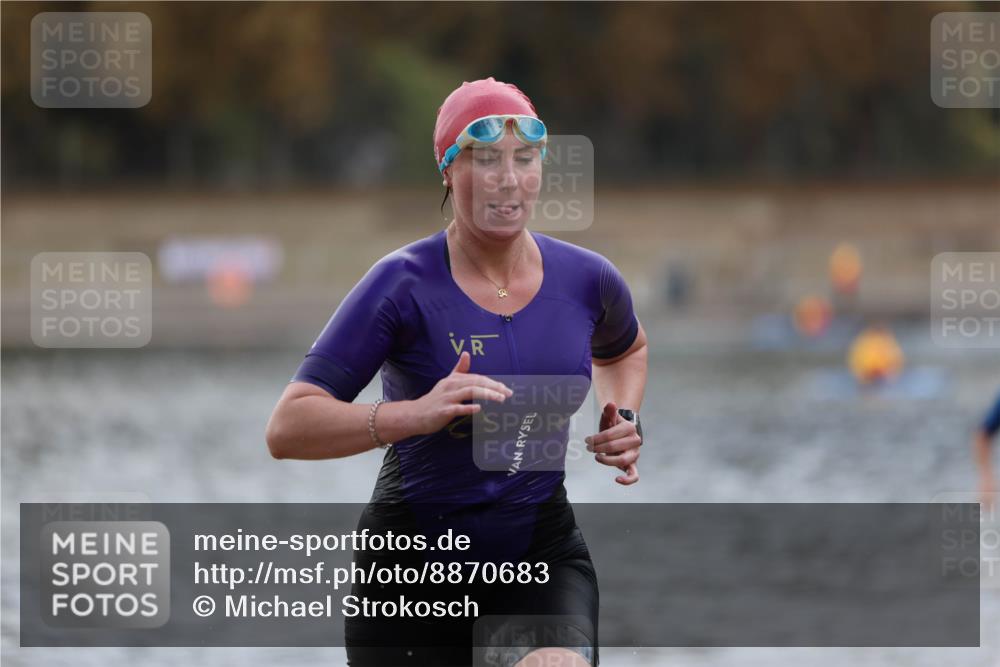 14.09.2025 - Stadtparktriathlon Michael Strokosch http://msf.ph/oto/8870683 14.09.2025 11:15:39 Schwimmen 972, 994 meine-sportfotos.de