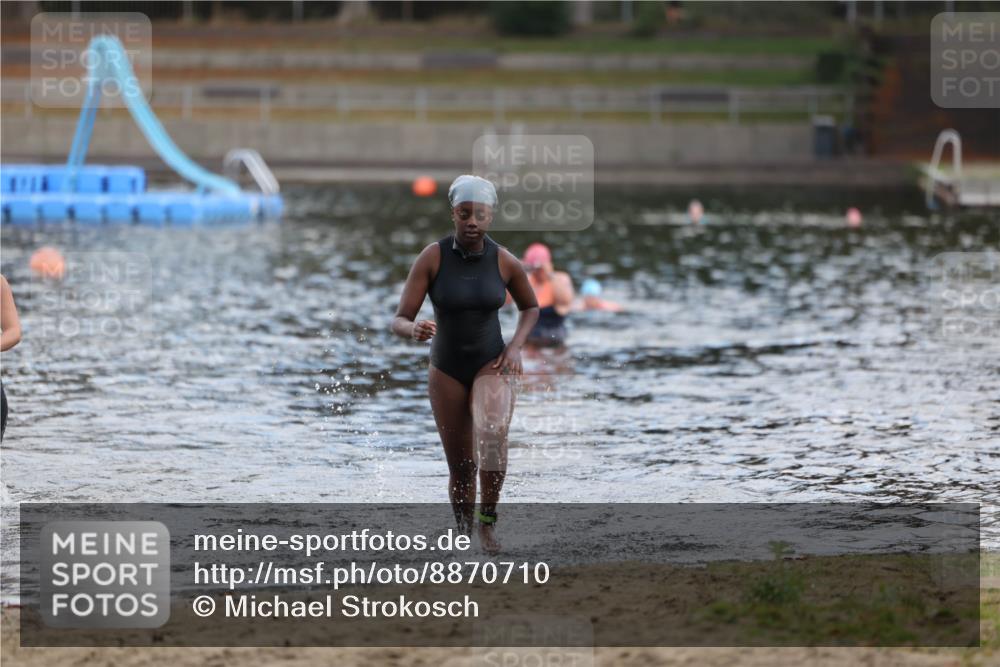 14.09.2025 - Stadtparktriathlon Michael Strokosch http://msf.ph/oto/8870710 14.09.2025 11:15:48 Schwimmen 924, 1005 meine-sportfotos.de
