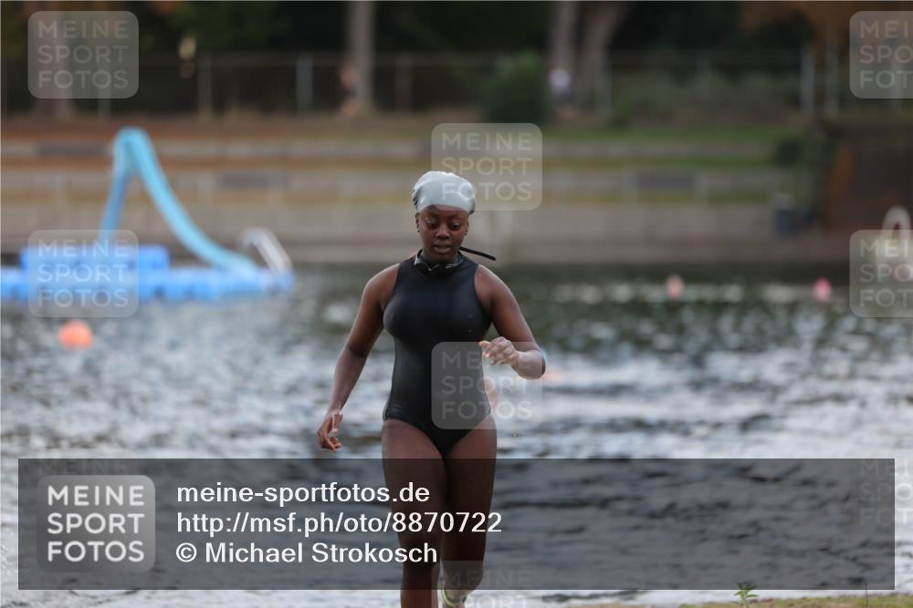 14.09.2025 - Stadtparktriathlon Michael Strokosch http://msf.ph/oto/8870722 14.09.2025 11:15:51 Schwimmen 924, 1005 meine-sportfotos.de