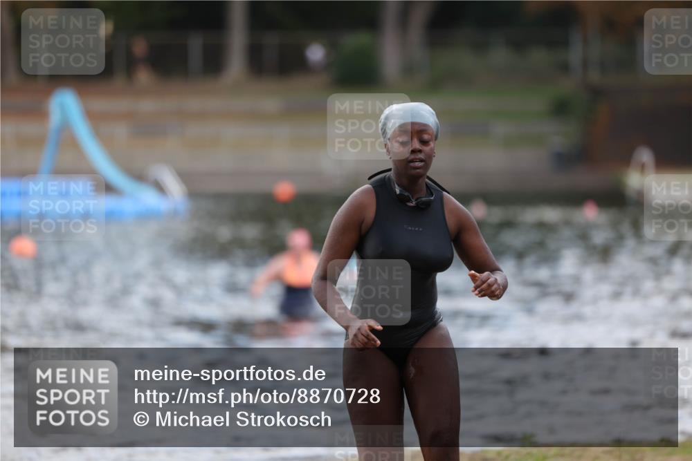 14.09.2025 - Stadtparktriathlon Michael Strokosch http://msf.ph/oto/8870728 14.09.2025 11:15:52 Schwimmen 924, 1005 meine-sportfotos.de
