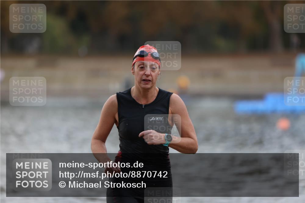 14.09.2025 - Stadtparktriathlon Michael Strokosch http://msf.ph/oto/8870742 14.09.2025 11:15:56 Schwimmen 924, 1005 meine-sportfotos.de