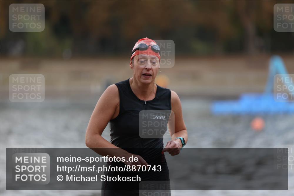14.09.2025 - Stadtparktriathlon Michael Strokosch http://msf.ph/oto/8870743 14.09.2025 11:15:56 Schwimmen 924, 1005 meine-sportfotos.de