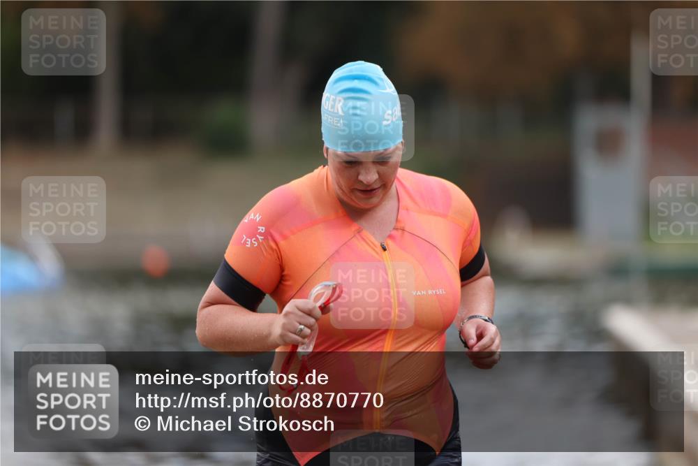 14.09.2025 - Stadtparktriathlon Michael Strokosch http://msf.ph/oto/8870770 14.09.2025 11:16:25 Schwimmen 986 meine-sportfotos.de